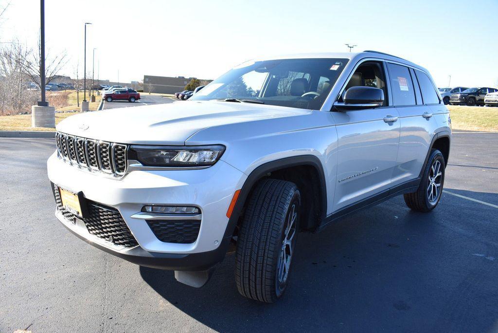 used 2025 Jeep Grand Cherokee car, priced at $41,969
