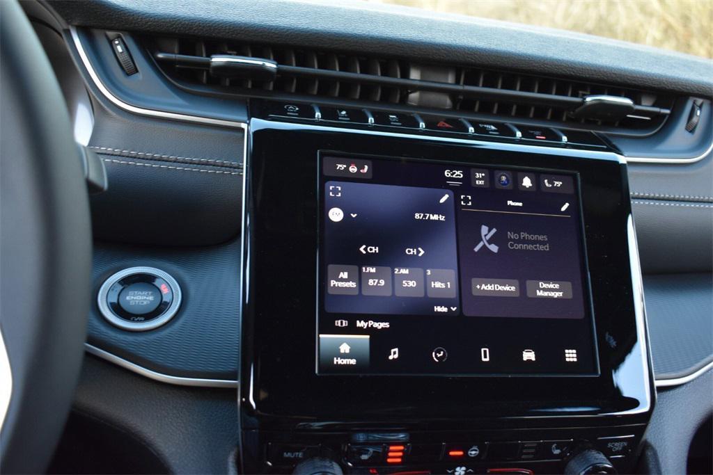 new 2025 Jeep Grand Cherokee car, priced at $42,599