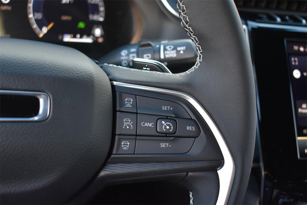 new 2025 Jeep Grand Cherokee car, priced at $42,599