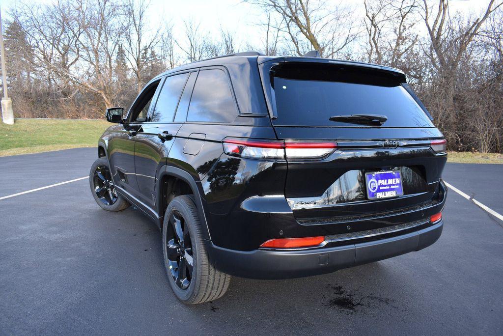 new 2025 Jeep Grand Cherokee car, priced at $41,999