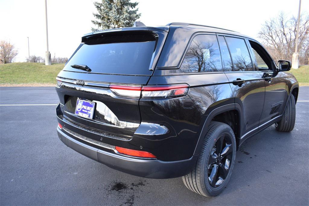 new 2025 Jeep Grand Cherokee car, priced at $42,599