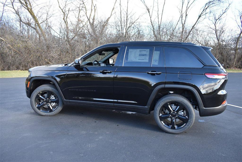 new 2025 Jeep Grand Cherokee car, priced at $42,599
