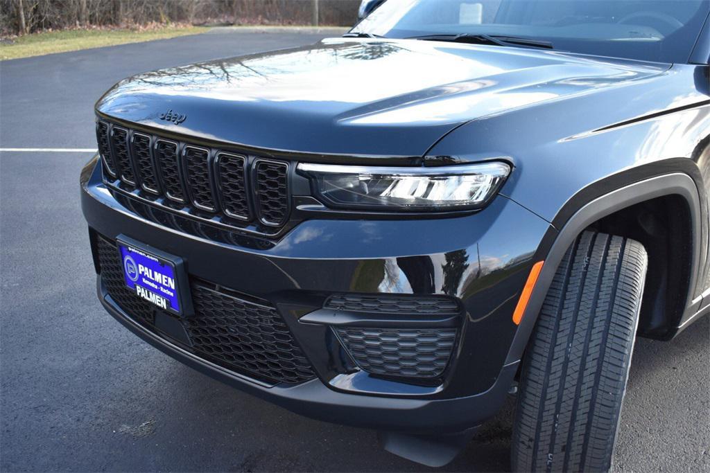 new 2025 Jeep Grand Cherokee car, priced at $42,599