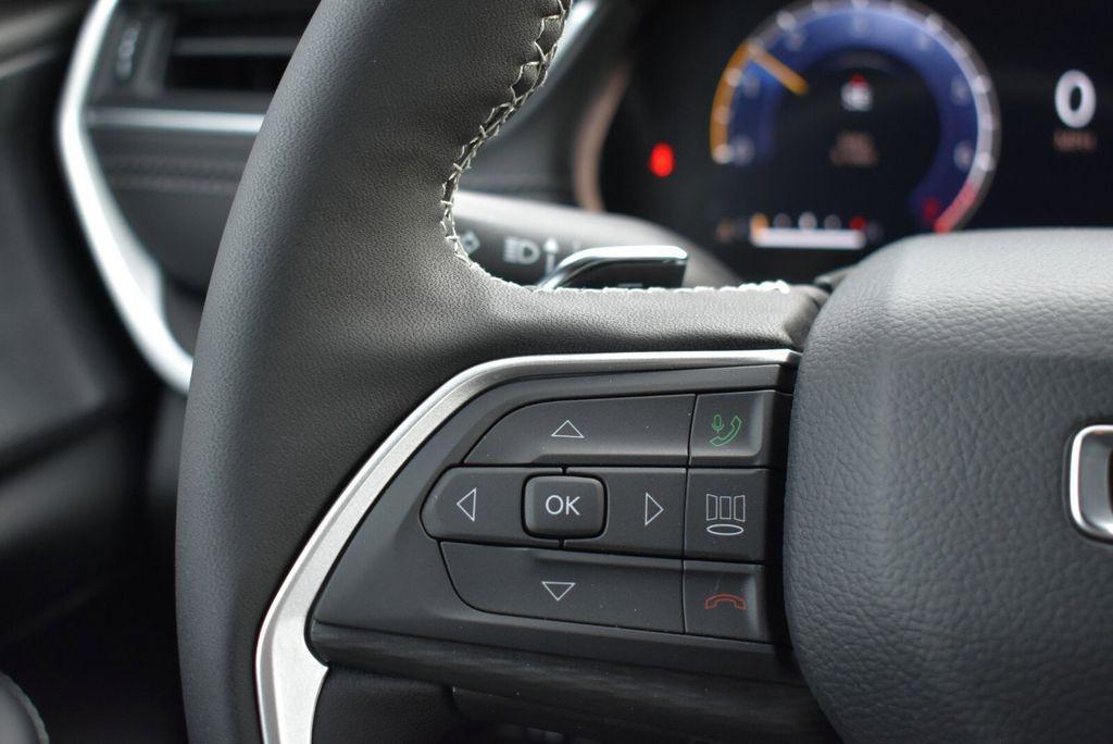 new 2025 Jeep Grand Cherokee car, priced at $41,990