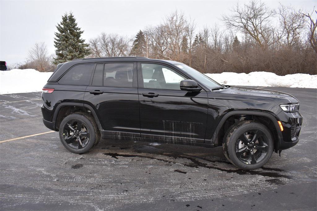 new 2025 Jeep Grand Cherokee car, priced at $42,999