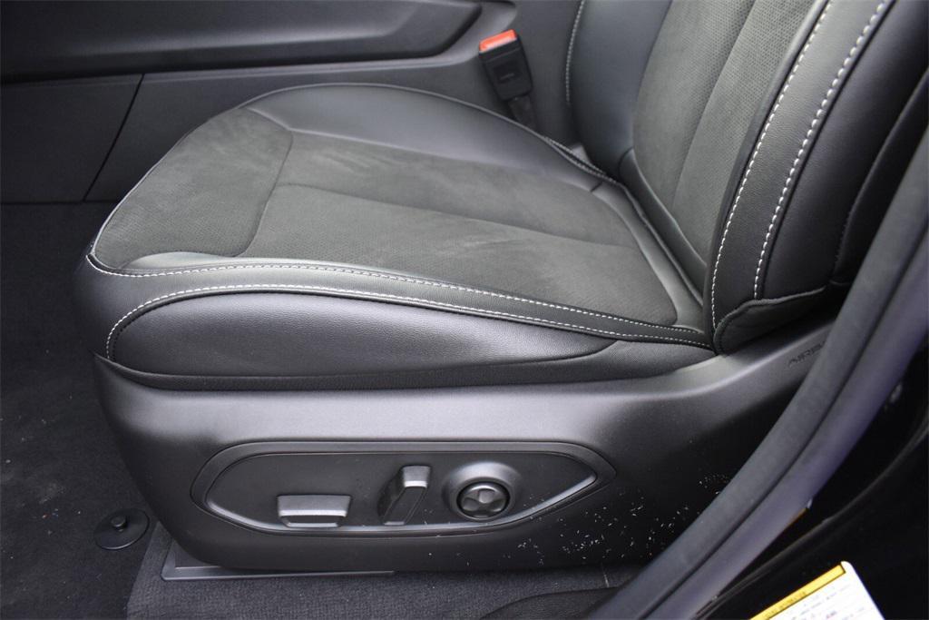 new 2025 Jeep Grand Cherokee car, priced at $42,999