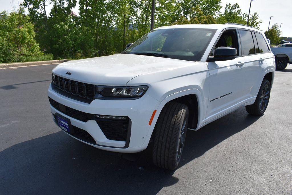 new 2026 Jeep Grand Cherokee car, priced at $45,932