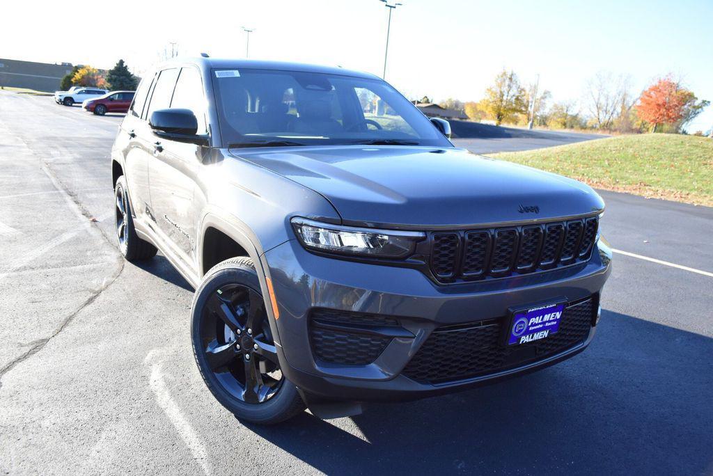 new 2025 Jeep Grand Cherokee car, priced at $39,999