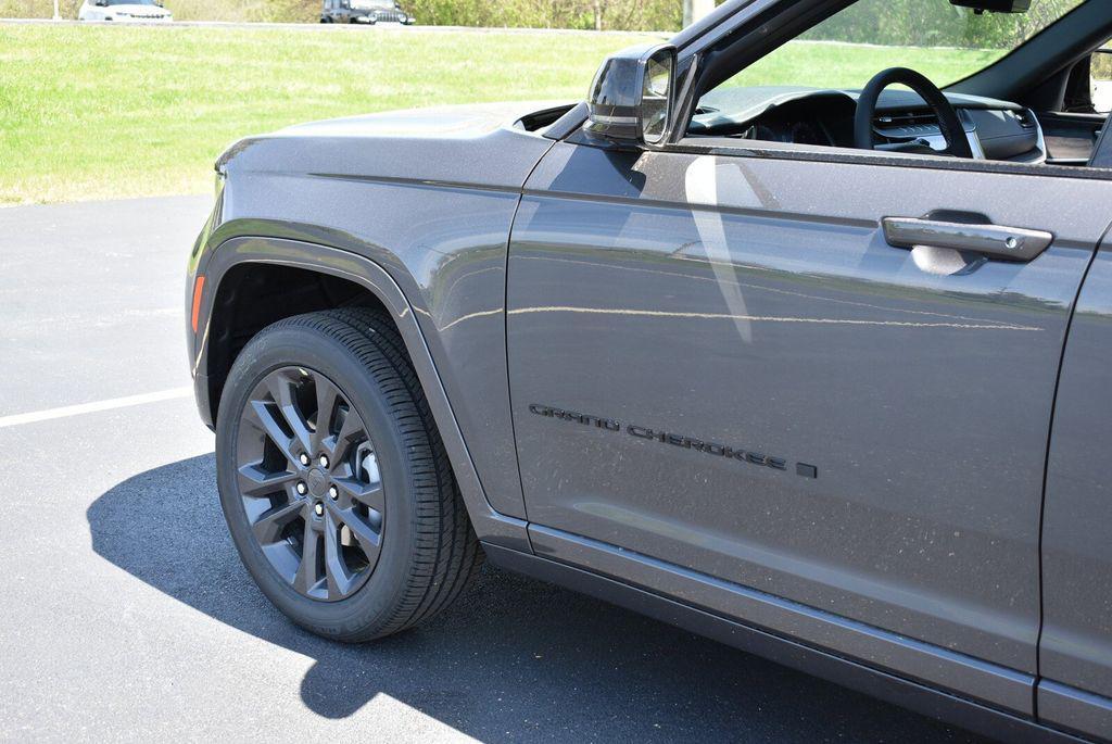 new 2026 Jeep Grand Cherokee car, priced at $50,297