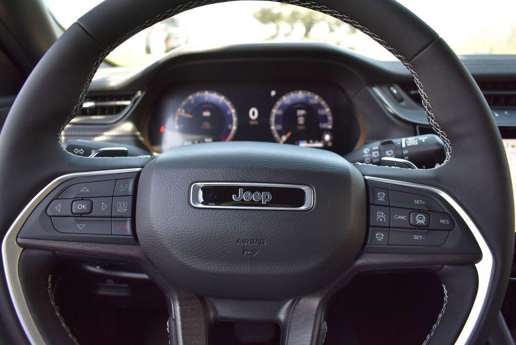 new 2026 Jeep Grand Cherokee car, priced at $50,297