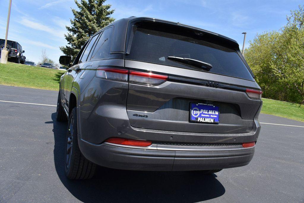 new 2026 Jeep Grand Cherokee car, priced at $50,297