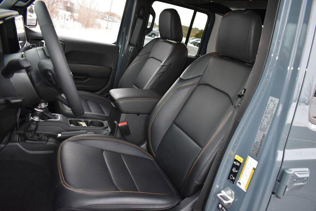 used 2025 Jeep Gladiator car, priced at $41,997