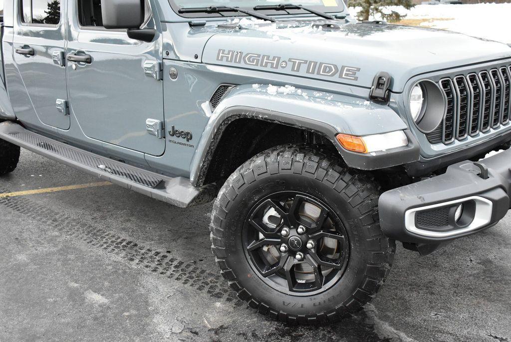 used 2025 Jeep Gladiator car, priced at $41,997