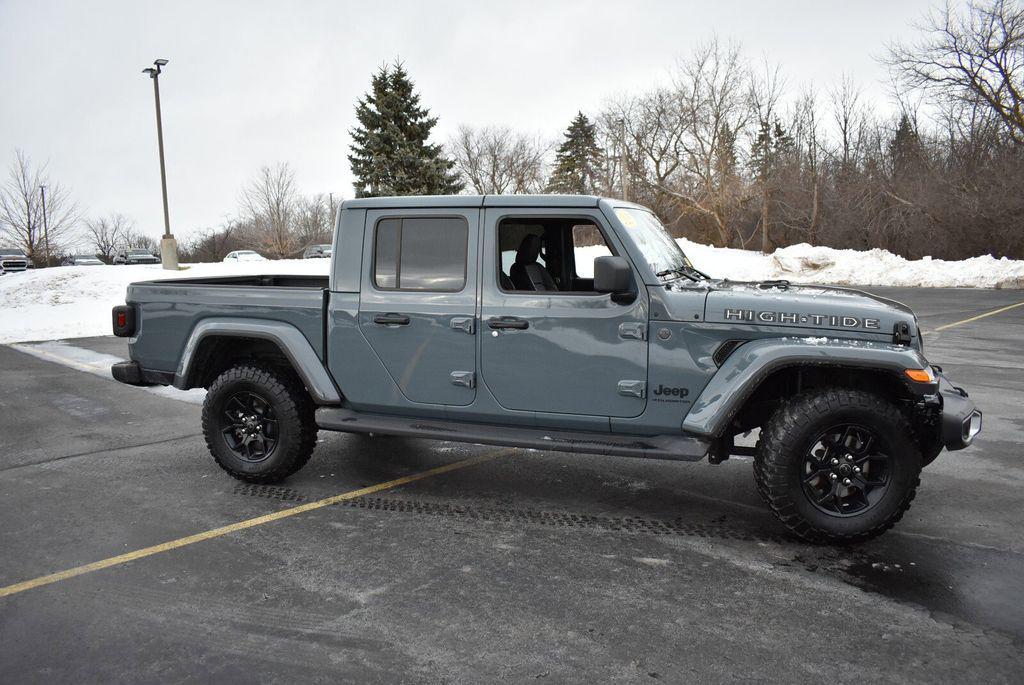 used 2025 Jeep Gladiator car, priced at $41,997