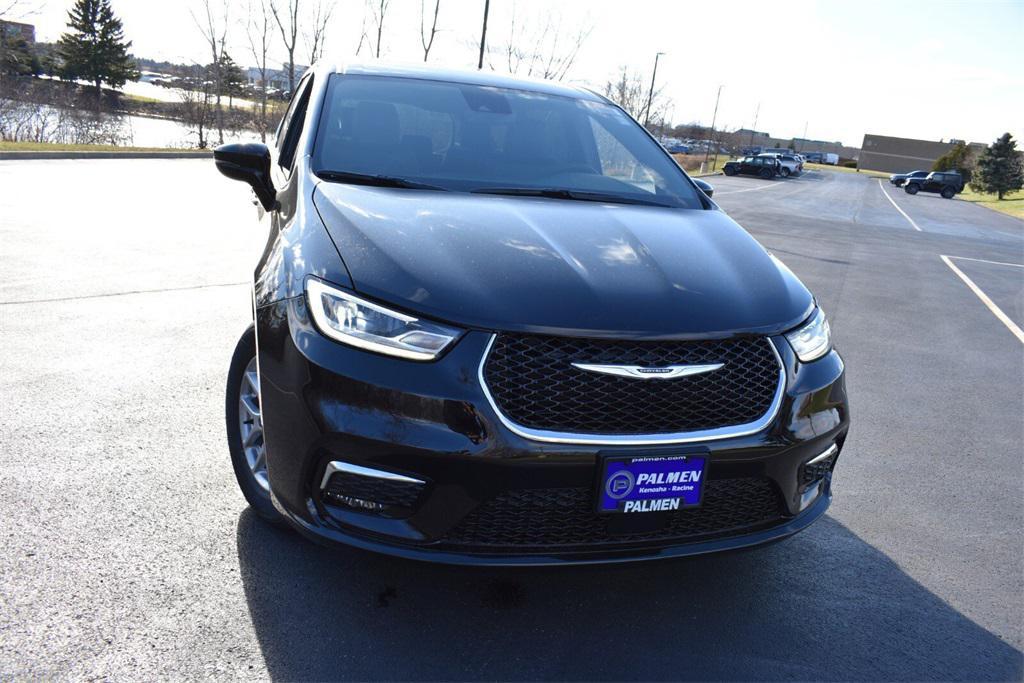 new 2026 Chrysler Pacifica car, priced at $40,692