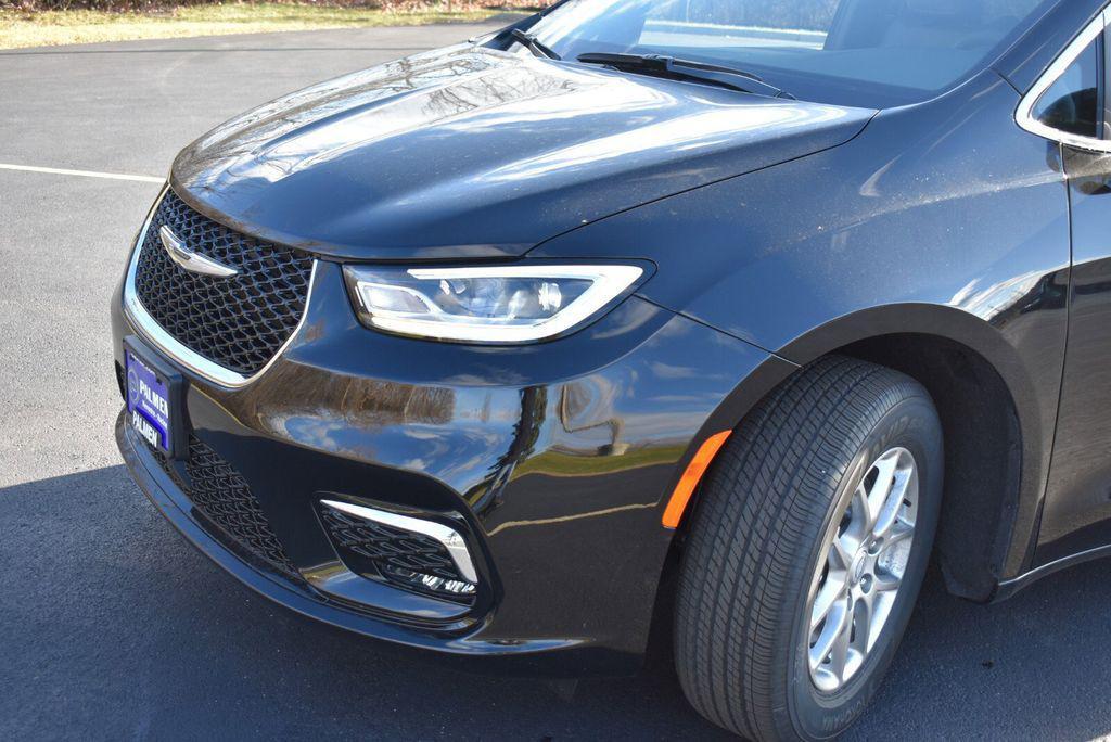 new 2026 Chrysler Pacifica car, priced at $40,992