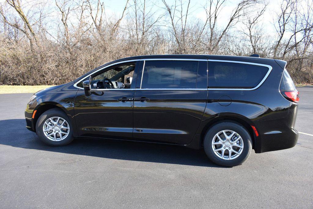 new 2026 Chrysler Pacifica car, priced at $40,992