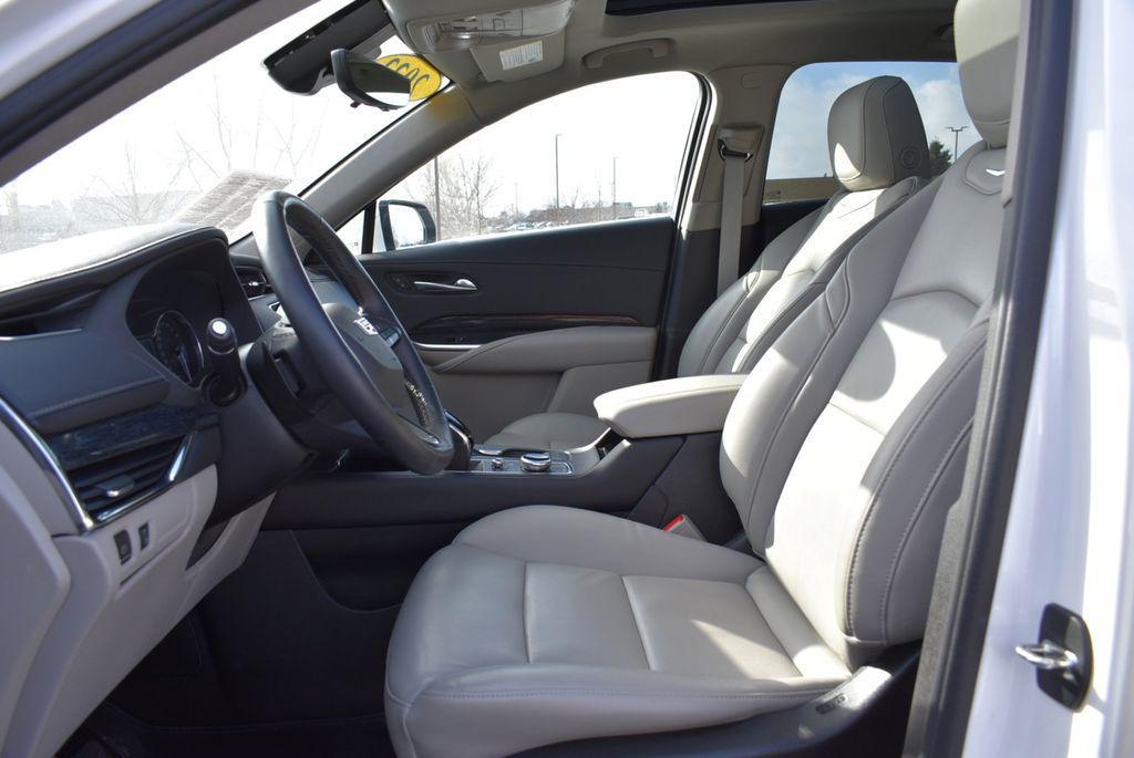 used 2022 Cadillac XT4 car, priced at $28,435