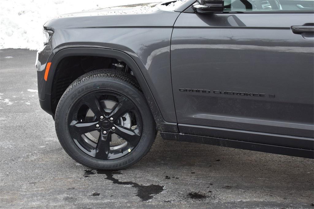 new 2025 Jeep Grand Cherokee car, priced at $42,999