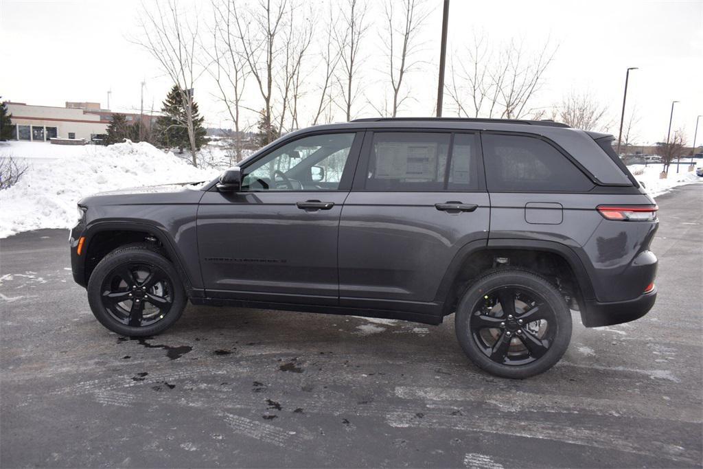 new 2025 Jeep Grand Cherokee car, priced at $42,999