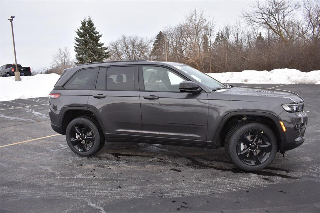new 2025 Jeep Grand Cherokee car, priced at $42,999