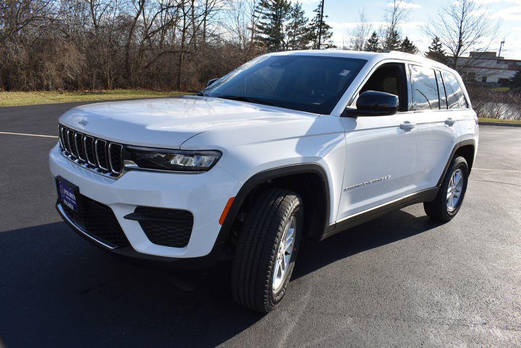 new 2025 Jeep Grand Cherokee car, priced at $36,999