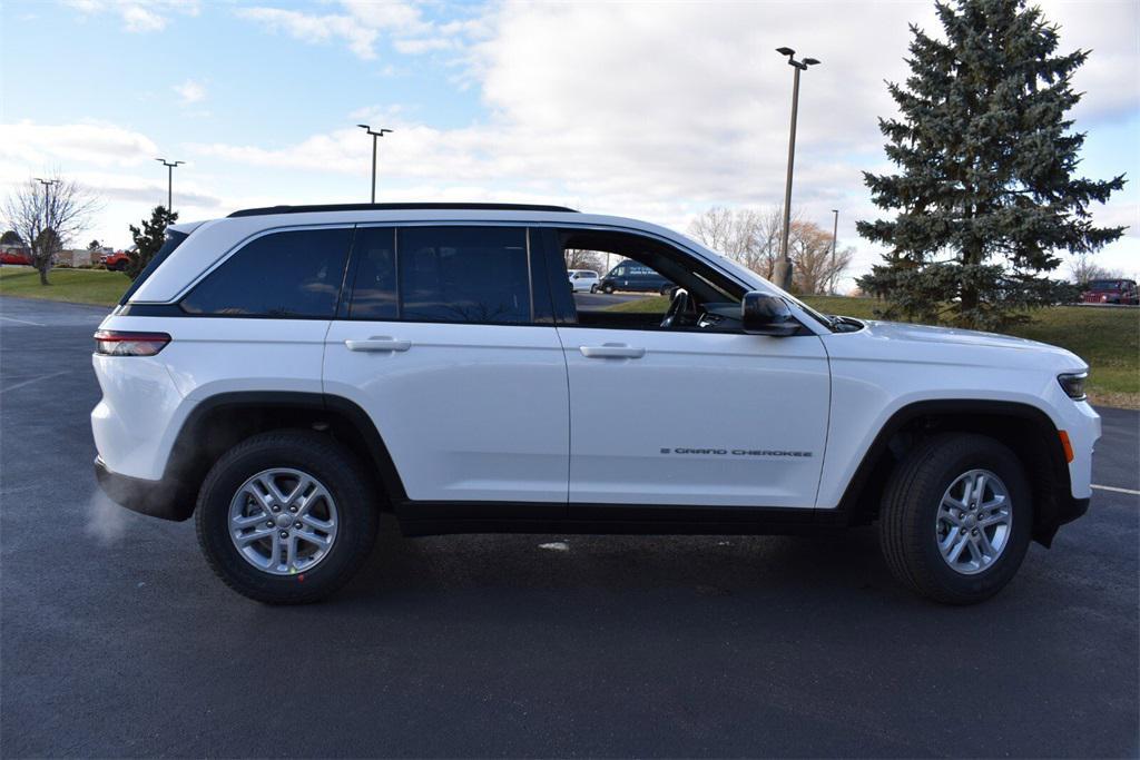 new 2025 Jeep Grand Cherokee car, priced at $37,999