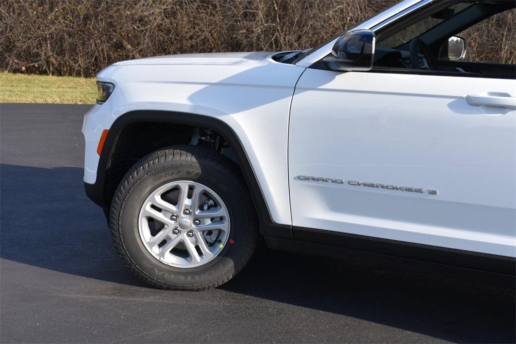 new 2025 Jeep Grand Cherokee car, priced at $37,999