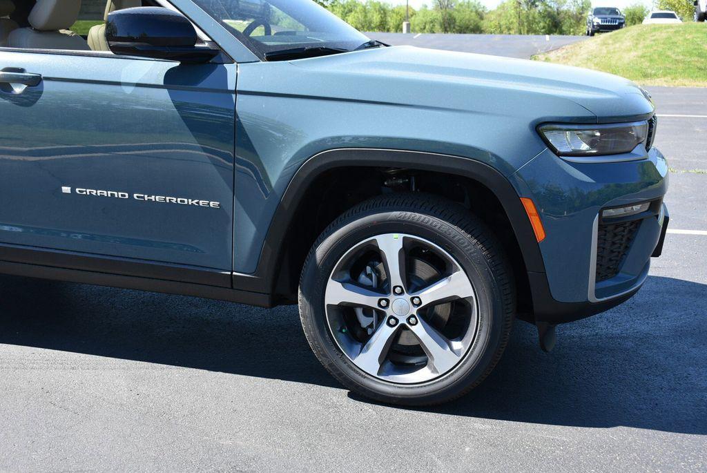 new 2026 Jeep Grand Cherokee car, priced at $45,456