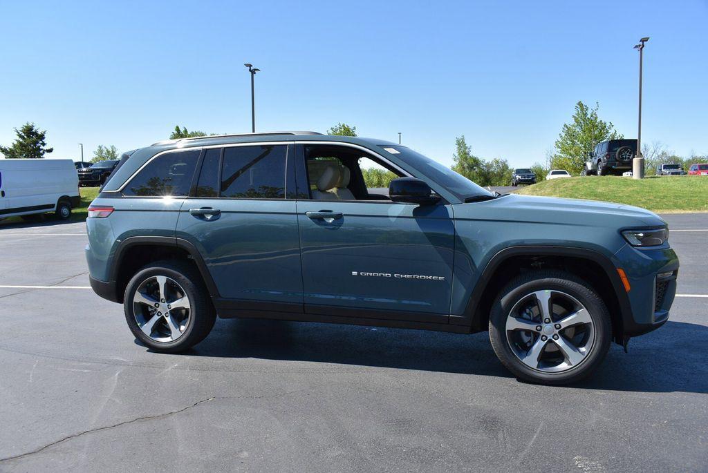 new 2026 Jeep Grand Cherokee car, priced at $45,456