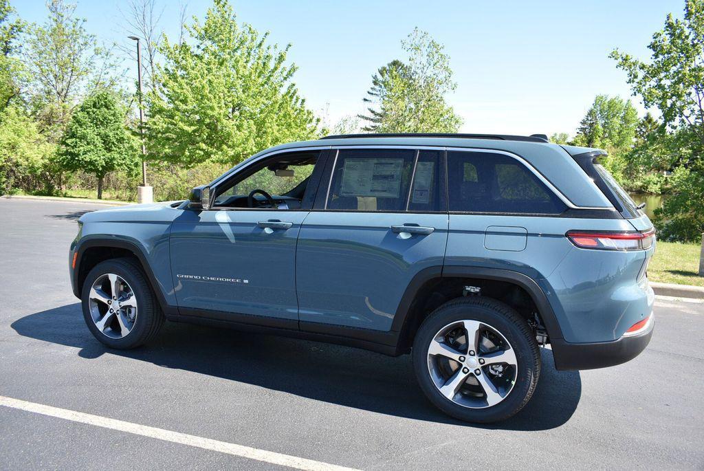 new 2026 Jeep Grand Cherokee car, priced at $45,456