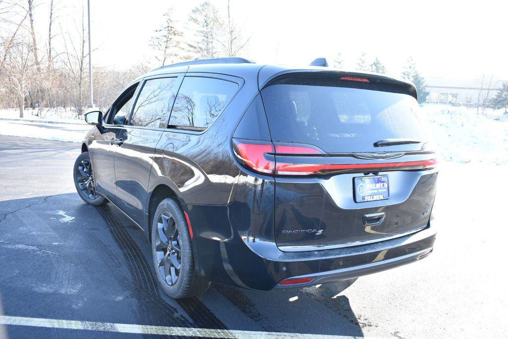 new 2026 Chrysler Pacifica car, priced at $45,871