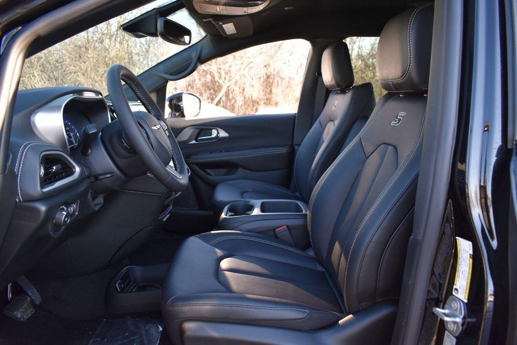 new 2026 Chrysler Pacifica car, priced at $45,871