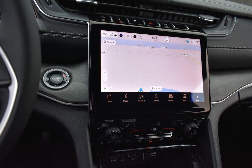 new 2025 Jeep Grand Cherokee car, priced at $46,999