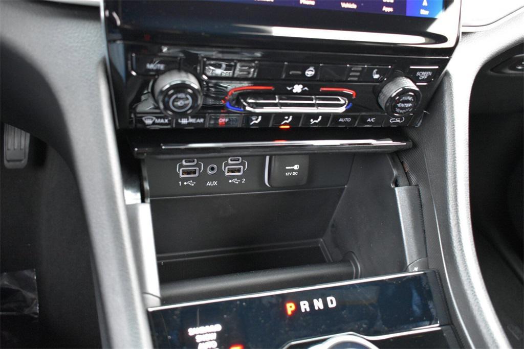 new 2025 Jeep Grand Cherokee car, priced at $47,599