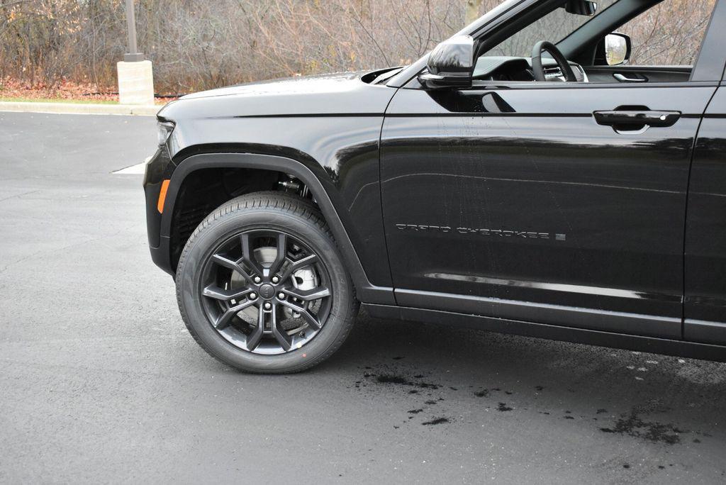 new 2025 Jeep Grand Cherokee car, priced at $46,999