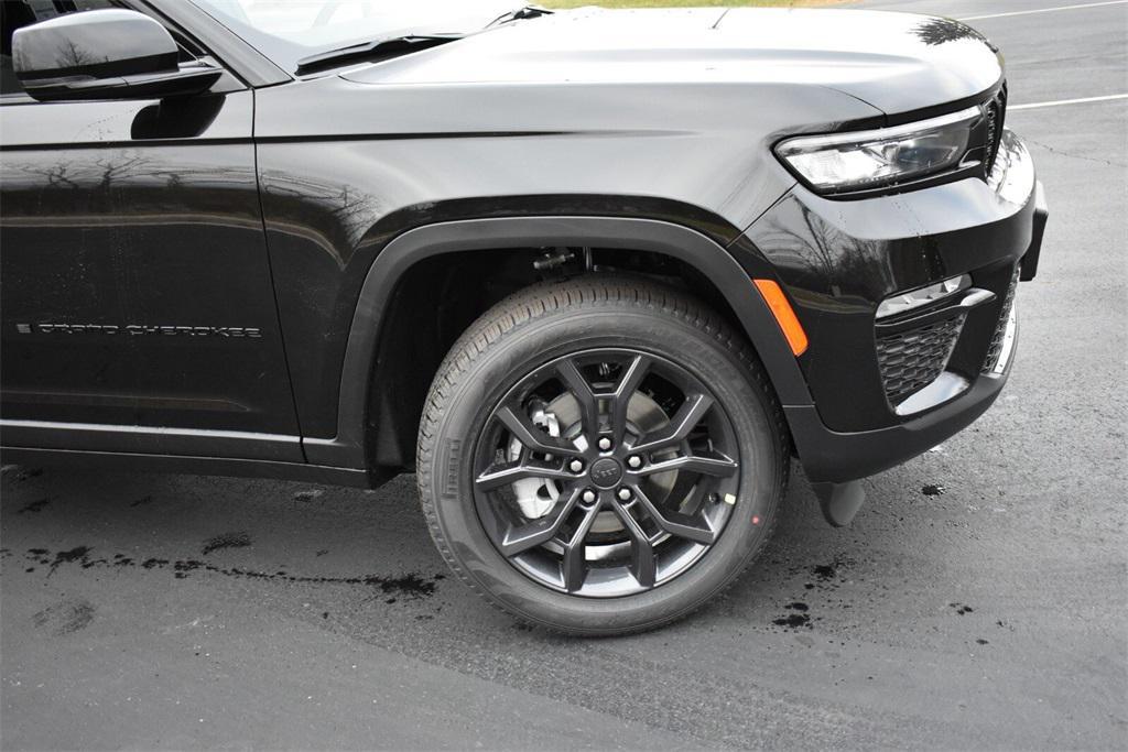 new 2025 Jeep Grand Cherokee car, priced at $47,599