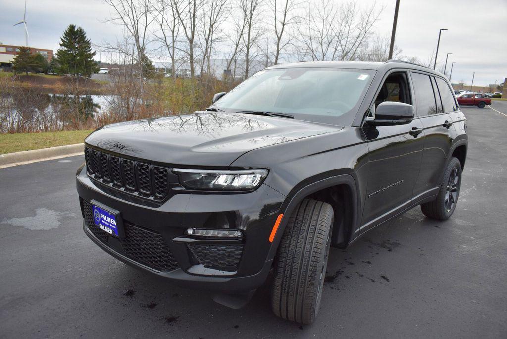new 2025 Jeep Grand Cherokee car, priced at $46,999