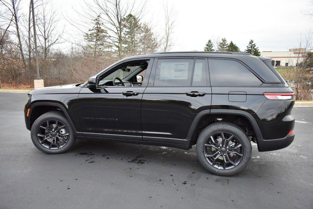 new 2025 Jeep Grand Cherokee car, priced at $46,999