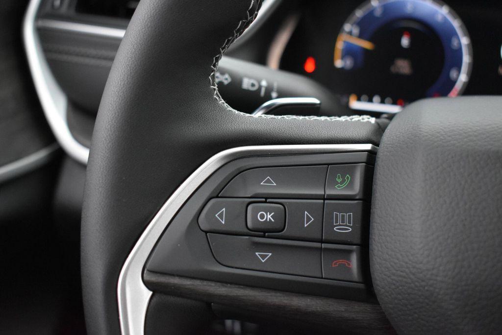 new 2025 Jeep Grand Cherokee car, priced at $46,999