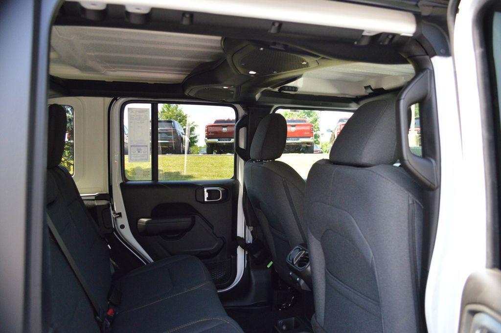 new 2025 Jeep Wrangler car, priced at $39,999