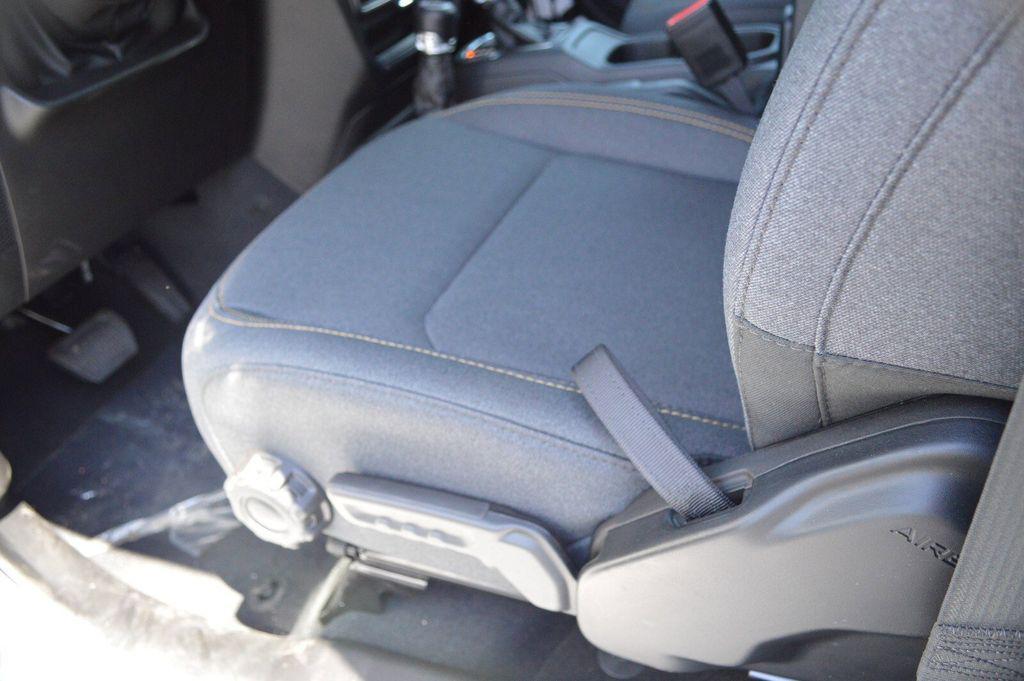 new 2025 Jeep Wrangler car, priced at $39,999