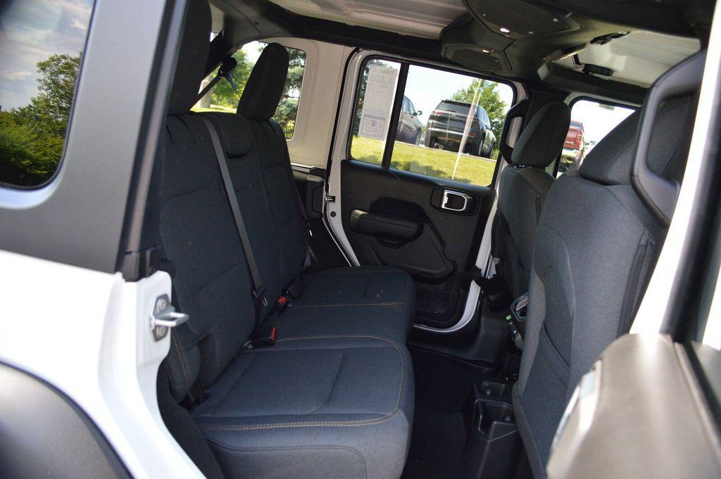 new 2025 Jeep Wrangler car, priced at $39,999