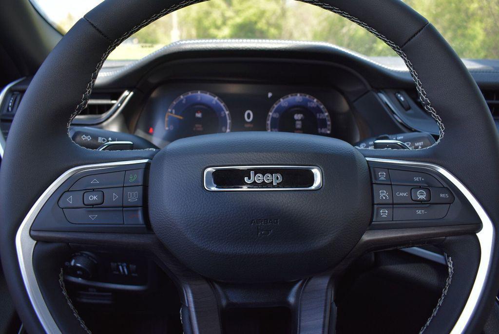 new 2026 Jeep Grand Cherokee car, priced at $42,292