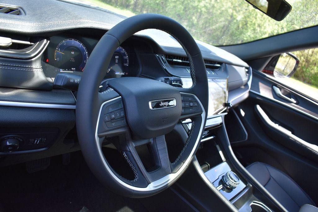 new 2026 Jeep Grand Cherokee car, priced at $42,292