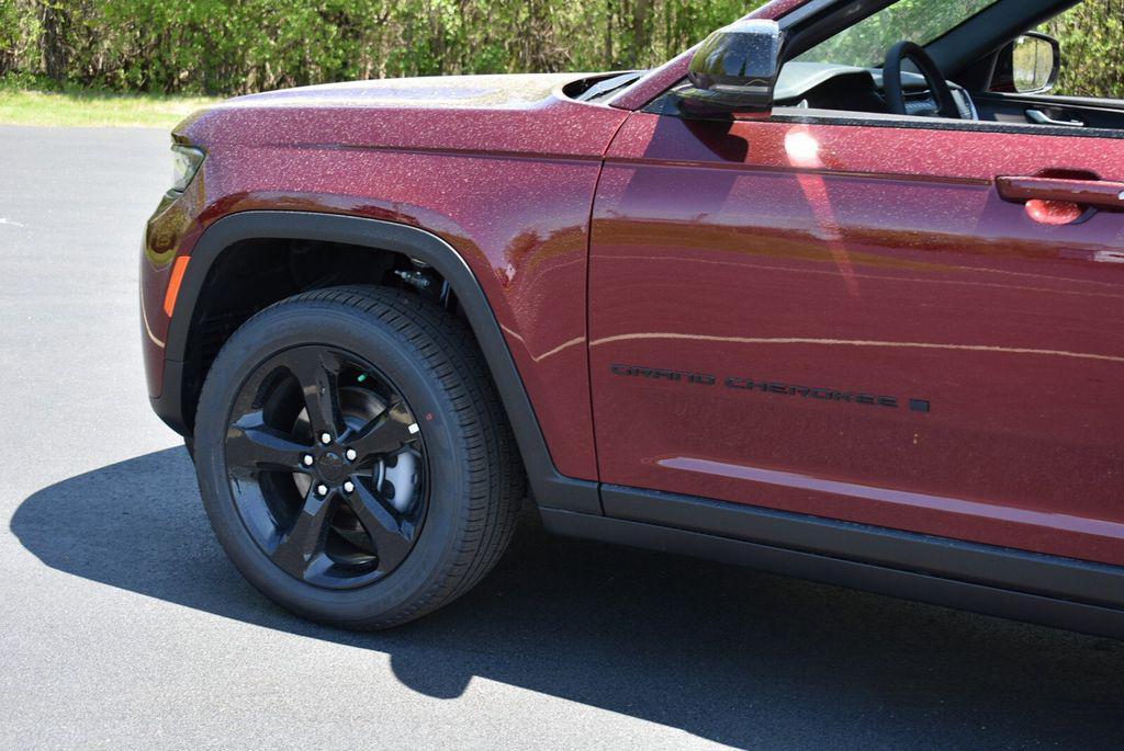 new 2026 Jeep Grand Cherokee car, priced at $42,292