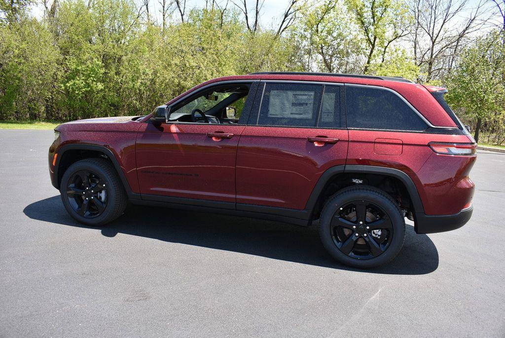 new 2026 Jeep Grand Cherokee car, priced at $42,292