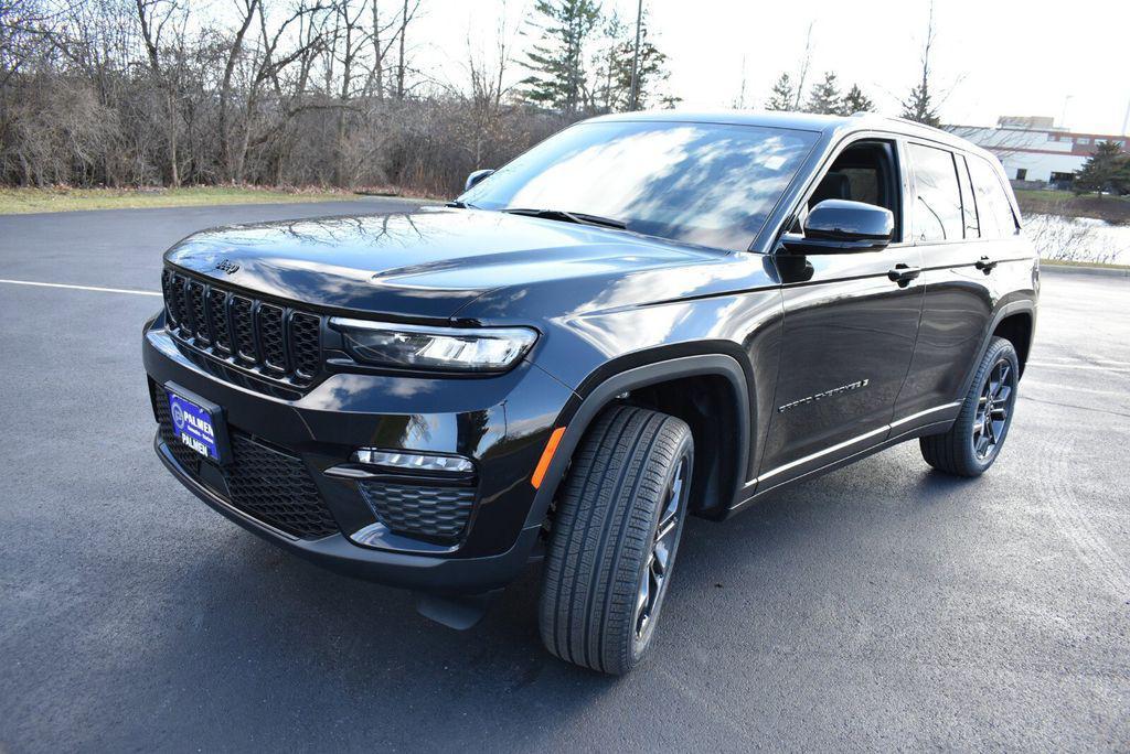 new 2025 Jeep Grand Cherokee car, priced at $47,599