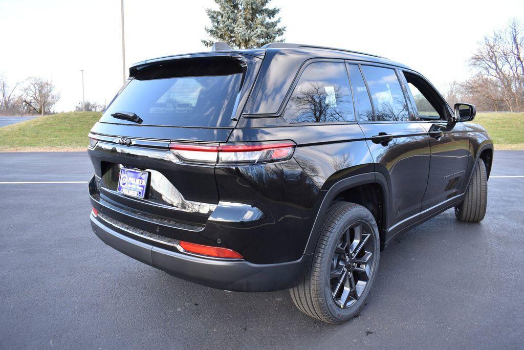 new 2025 Jeep Grand Cherokee car, priced at $47,599
