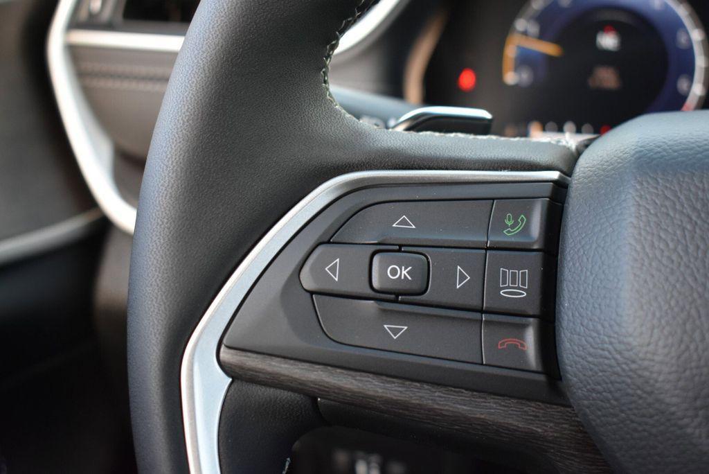 new 2025 Jeep Grand Cherokee car, priced at $47,599